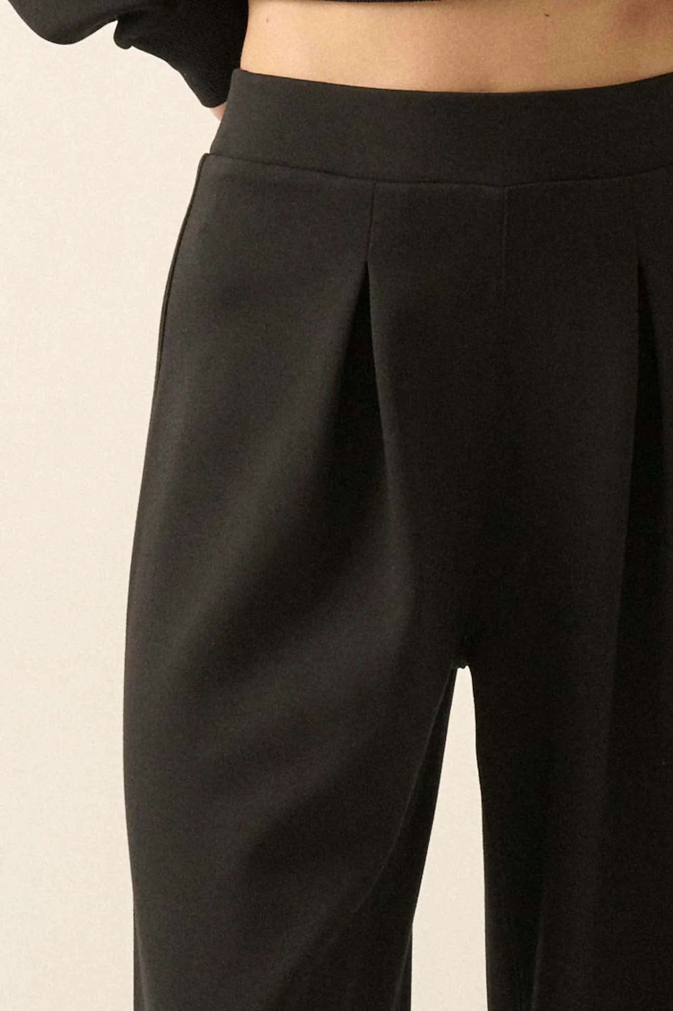 Premium Scuba Pleated Wide-Leg Pants